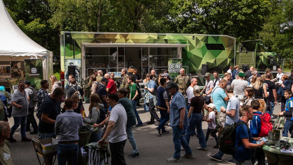 Karrieretruck © Bundeswehr Franziska Pilz